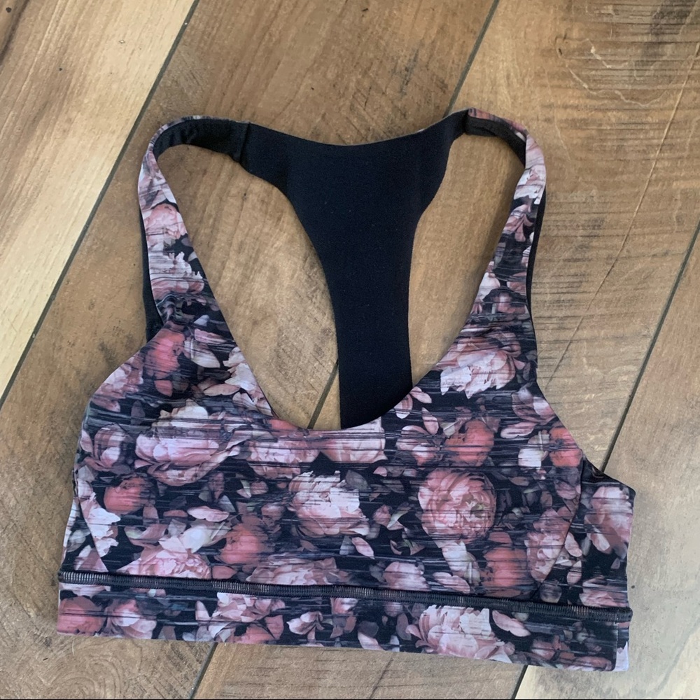 Lululemon sports bra